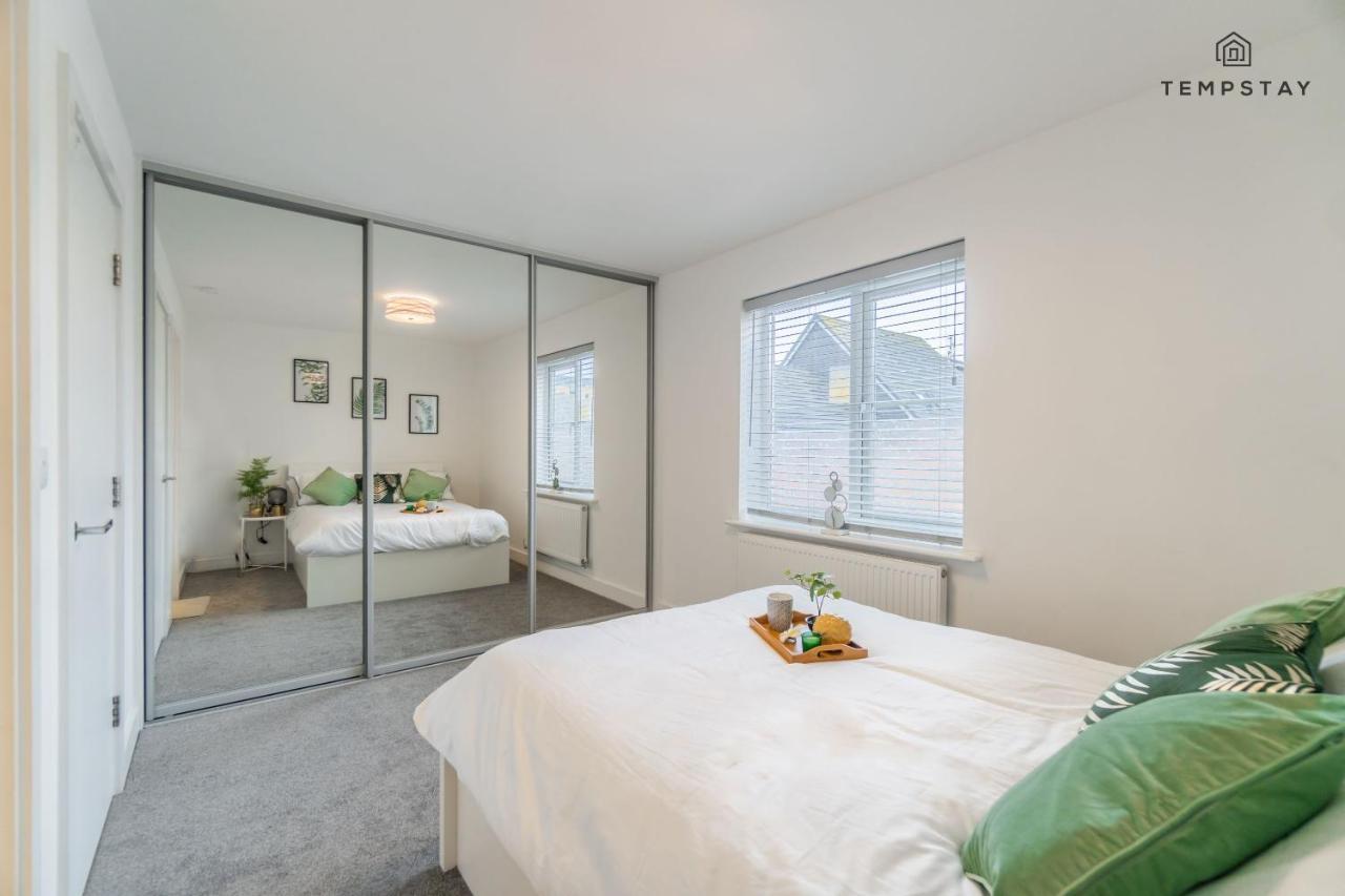 Stylish 4 Bed Family Home At Madejski, Reading University المظهر الخارجي الصورة